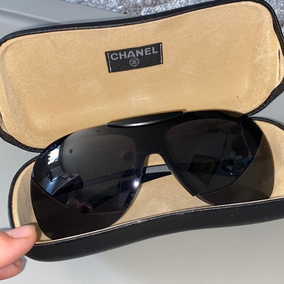 Vintage Chanel sunglasses - Picture 1 of 9
